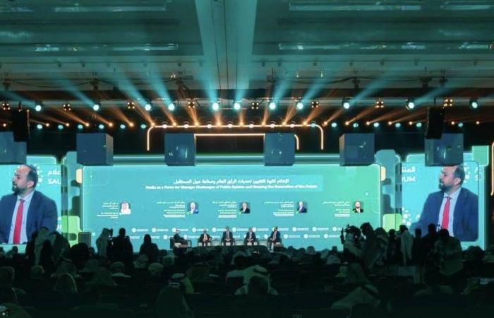 صراع
      الصدارة
      يشتعل
      بين
      فنانين
      مصريين
      عشية
      موسم
      رمضان