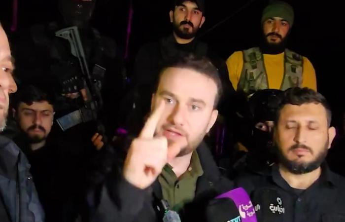 سوريا.. فيديو رفع السبابة عند دخول القامشلي ورد برفع إصبعين توضحه الداخلية