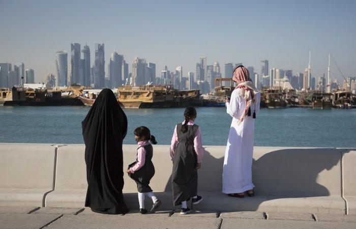 كم بلغ عدد سكان قطر في يناير 2026 ؟