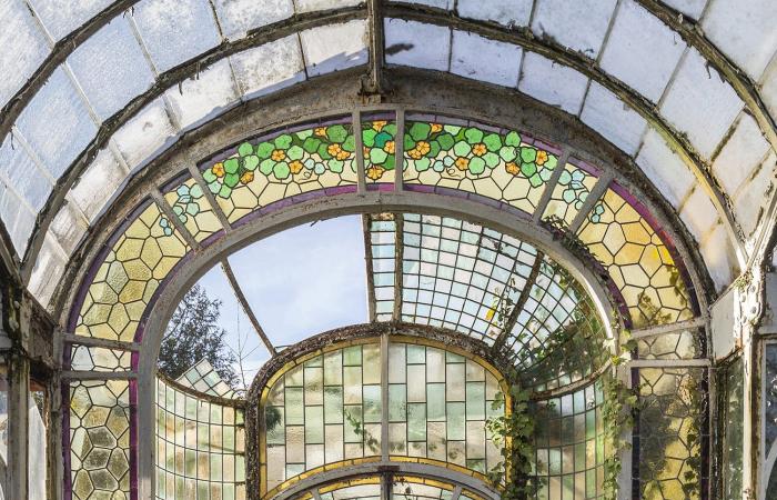 مصور يوثق مشاهد مهيبة لمواقع مهجورة تستولي عليها الطبيعة