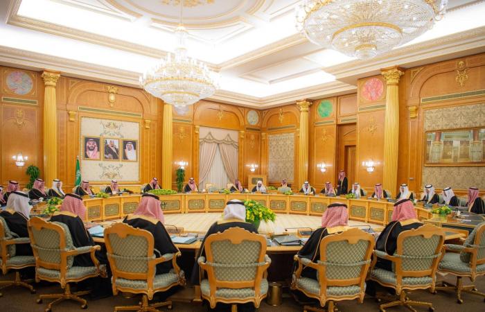 وضاح
      الهنبلي
      لـ«الشرق
      الأوسط»:
      بوابة
      الحل
      الجنوبي
      تبدأ
      من
      الرياض