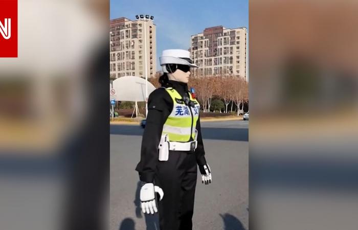 متابعة: ذكاء اصطناعي يراقب ويتنبأ ويتصرّف.. ضباط شرطة آليون يعملون بشوارع الصين