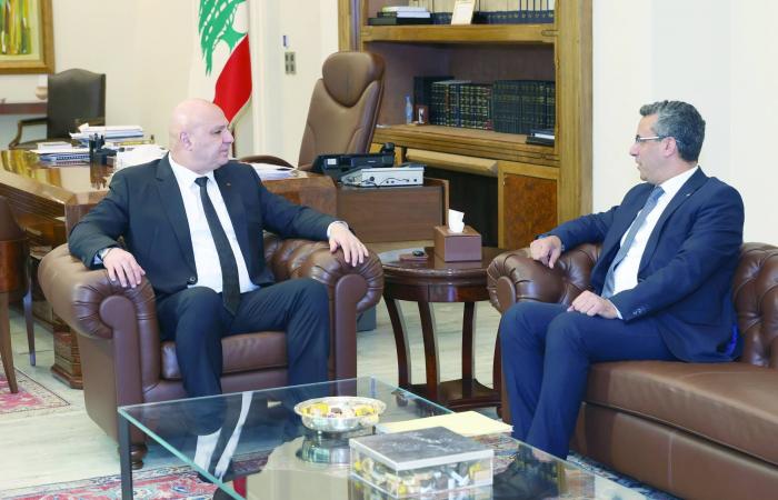 الرئيس
      السوري
      يبحث
      مع
      المبعوث
      الأميركي
      التطورات
      في
      المنطقة