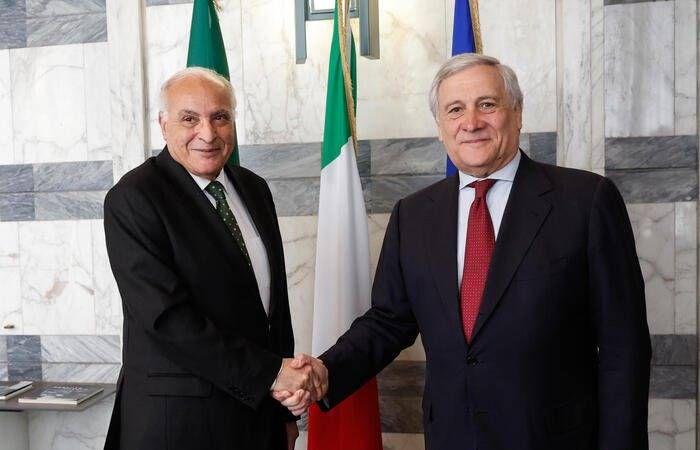 البعثة
      الأممية
      تطالب
      بتحقيق
      «شفاف
      وسريع»
      في
      مقتل
      سيف
      القذافي