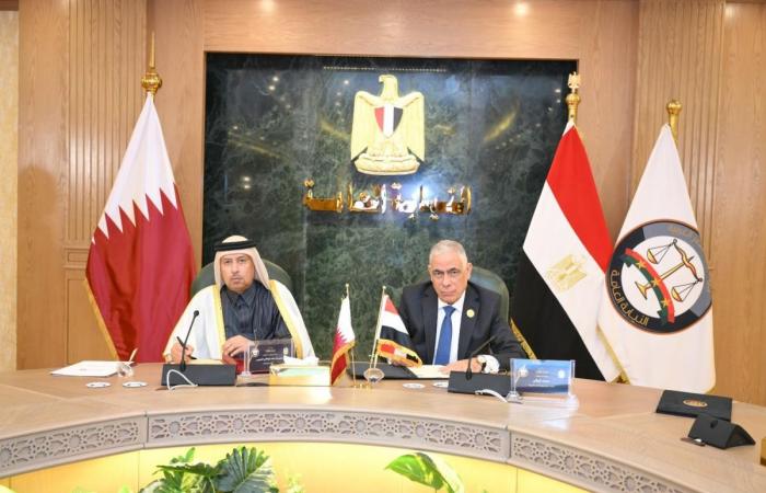 قطر ومصر توقعان على مذكرة تفاهم للتعاون في مجال النيابة العامة