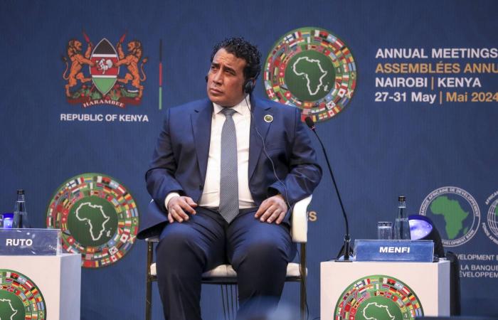 سيف
      الإسلام
      القذافي...
      «ولماذا
      لا
      أثق
      بهم؟!»