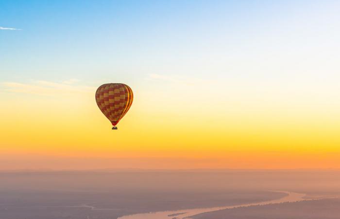مناطيد طائرة في سماء مصر..هذا ما تكشفه عن "خبايا" الأقصر
