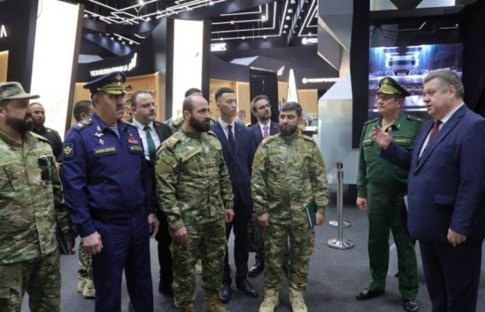 وفد
      روسي
      يزور
      دمشق
      لعدة
      أيام
      لبحث
      التعاون
      العسكري