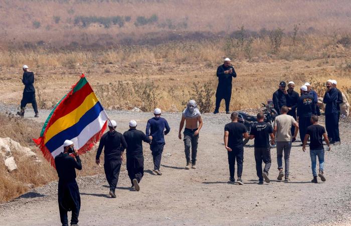 إيران
      تعتقل
      أجنبياً
      وتصادر
      شحنة
      أسلحة