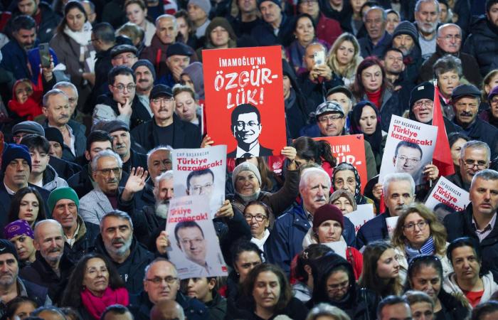 غارة
      إسرائيلية
      تستهدف
      قيادياً
      في
      «حماس»
      شارك
      بهجوم
      7
      أكتوبر