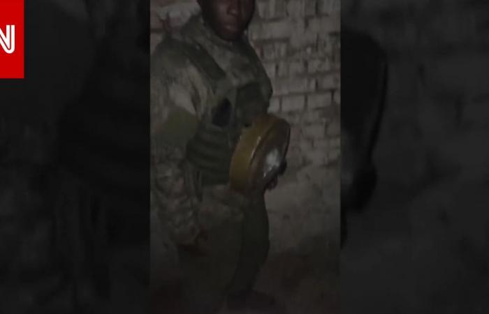 متابعة: بعد فيديو صادم للغم أرضي معلق على صدره.. CNN تحقق مع أفارقة قاتلوا بصفوف روسيا بأوكرانيا