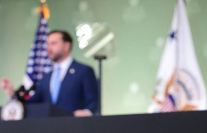 انخفاض
      مخزونات
      النفط
      الأميركية
      إلى
      420
      مليون
      برميل
      بعكس
      التوقعات