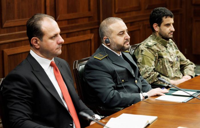 وفد
      روسي
      يزور
      دمشق
      لعدة
      أيام
      لبحث
      التعاون
      العسكري