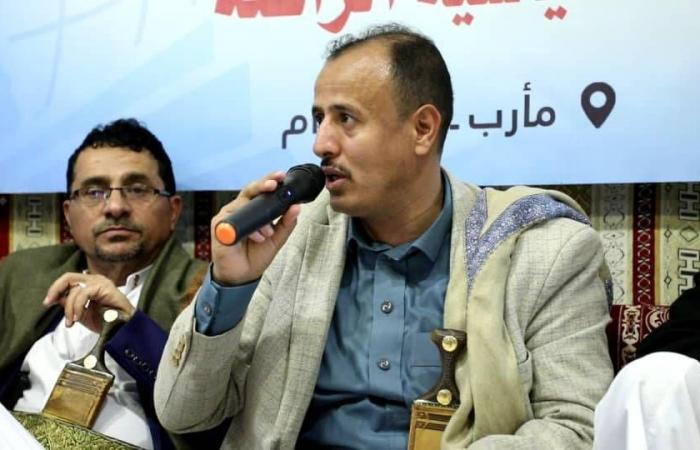 مأرب:
      دعوات
      لتوحيد
      الجهود
      السياسية
      والعسكرية
      لاستعادة
      صنعاء