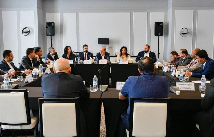 عراقيل
      حوثية
      تسبق
      اجتماعاً
      في
      عمّان
      حول
      ملف
      الأسرى
      والمحتجزين