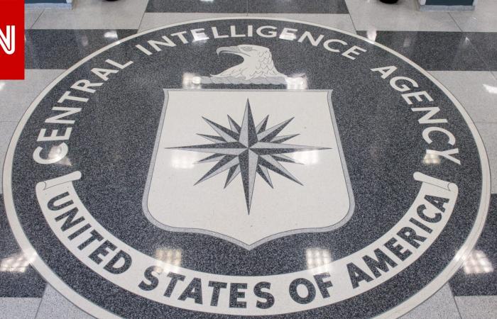 متابعة: ماذا نعرف عن كتاب "حقائق العالم" الذي أعلنت CIA التوقف عن إصداره؟