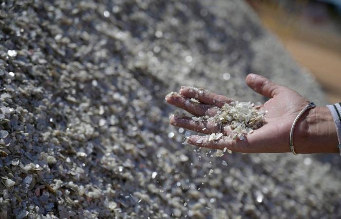 عملاق
      النفط
      «شل»
      تسجل
      أدنى
      أرباح
      فصلية
      في
      5
      سنوات