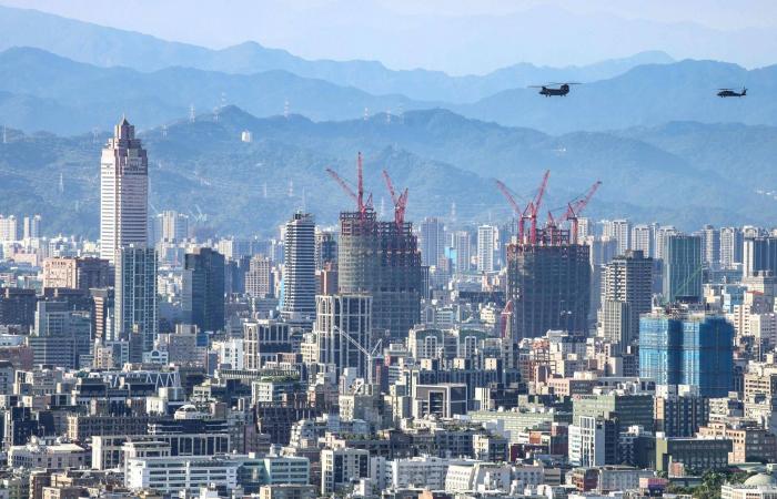 تايوان
      ترحب
      باتصال
      الرئيسين
      الأميركي
      والصيني:
      من
      شأنه
      «تعزيز
      الاستقرار
      الإقليمي»