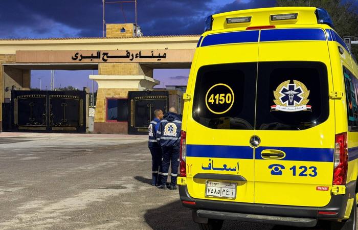 عائدون
      إلى
      غزة...
      من
      غربة
      صعبة
      إلى
      رحلة
      شاقة
      للقطاع