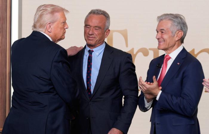 إدارة
      ترمب
      تطلق
      موقعاً
      إليكترونياً
      لتوفير
      أدوية
      بأسعار
      مخفضة