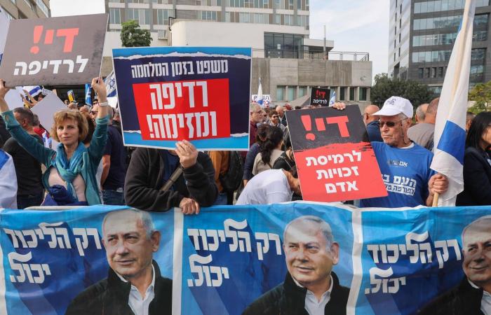 النيابة
      الإسرائيلية
      تقرر
      تقصير
      محاكمة
      نتنياهو