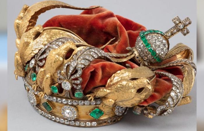تاج الإمبراطورة أوجيني الناجي من سرقة متحف اللوفر سيُعاد ترميمه