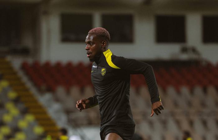 محاولات
      لإقناع
      رونالدو
      باللعب
      أمام
      الاتحاد