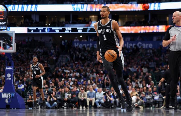 لوكمان
      يسجل
      مع
      أتلتيكو...
      ويصل
      إلى
      100
      هدف