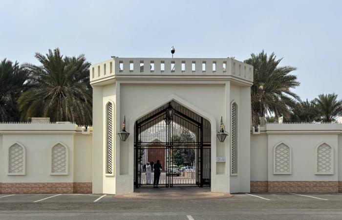 ترمب
      يوقع
      أمراً
      بفرض
      رسوم
      جمركية
      على
      أي
      دولة 
      تتعامل
      تجارياً
      مع
      إيران