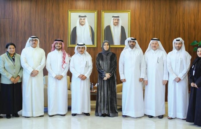 وزيرة التربية والتعليم تجتمع مع رئيس جامعة الخليج العربي