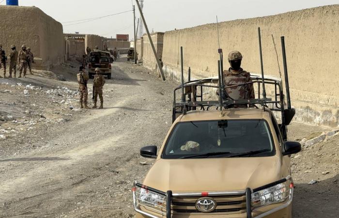 «داعش»
      يعلن
      مسؤوليته
      عن
      الهجوم
      على
      مسجد
      شيعي
      في
      إسلام
      آباد