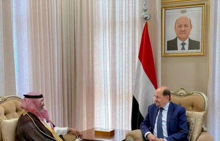 الزنداني
      يُشيد
      بالدور
      المحوري
      للبرنامج
      السعودي
      لتنمية
      وإعمار
      اليمن