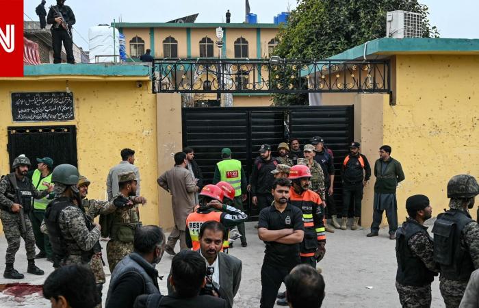 متابعة: عشرات القتلى بانفجار بمسجد شيعي في باكستان.. والشرطة لـCNN: هذا ما تشير إليه التحقيقات