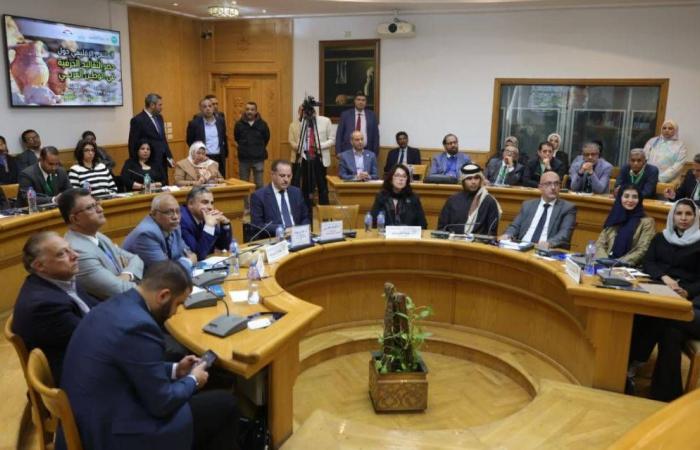 7
      دول
      عربية
      تسعى
      لحصر
      التقاليد
      الحرفية
      التراثية