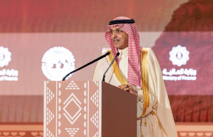 العلا...
      «بوصلة»
      الاقتصادات
      الناشئة
      في
      مواجهة
      «عدم
      اليقين»