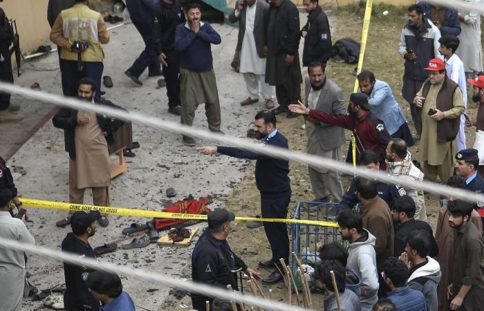 "فعل فرعوني".. مقتدى الصدر يعلق على تفجير مسجد للشيعة في باكستان