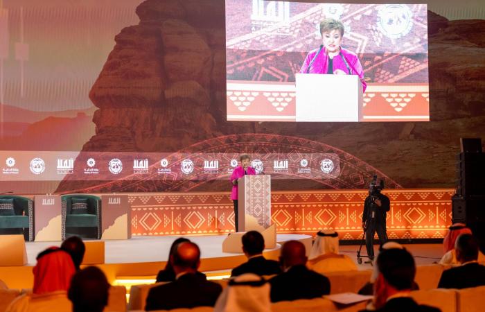 العلا...
      «بوصلة»
      الاقتصادات
      الناشئة
      في
      مواجهة
      «عدم
      اليقين»