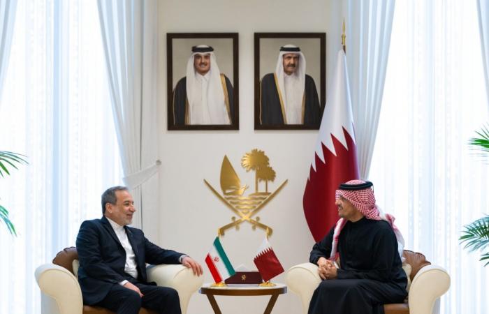  رئيس مجلس الوزراء وزير الخارجية يستقبل وزير الخارجية الإيراني