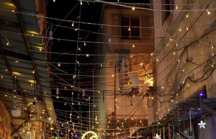 عدن
      تستقبل
      رمضان
      بخدمات
      مستقرة
      وتطبيع
      شامل
      للحياة