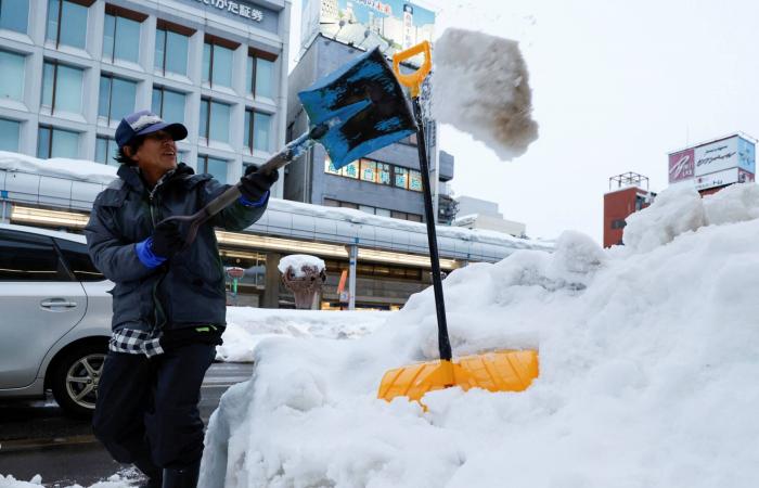 النوبة
      القلبية
      في
      عمر
      الشباب...
      ما
      أسبابها؟
      وكيف
      تحمي
      نفسك
      منها؟