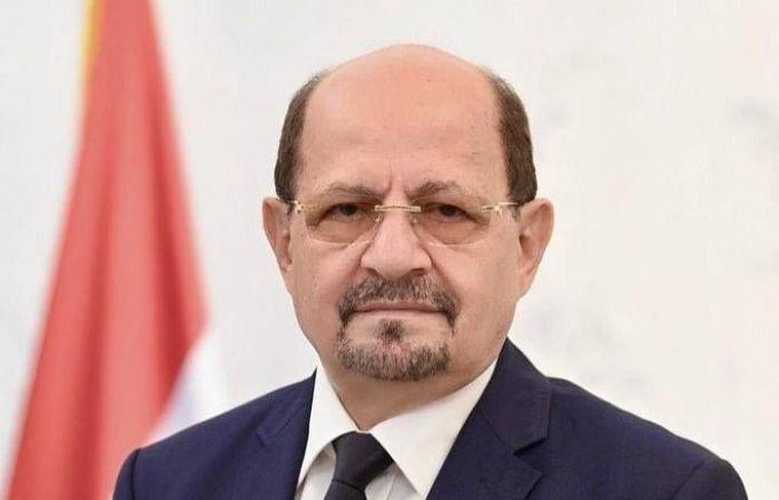 حكومة
      الزنداني
      ترى
      النور
      وسط
      تحديات
      يمنية
      متشابكة