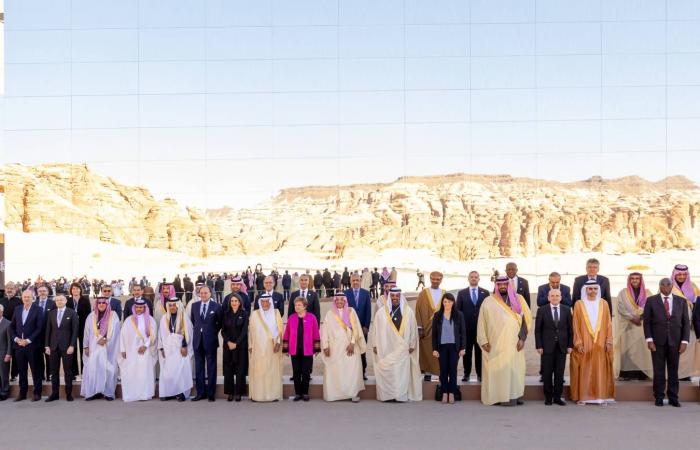 العلا...
      «بوصلة»
      الاقتصادات
      الناشئة
      في
      مواجهة
      «عدم
      اليقين»