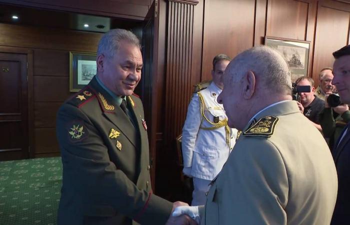 جدل
      مثير
      حول
      «عقوبات
      أميركية»
      مفترضة
      على
      الجزائر
      بسبب
      صفقات
      السلاح
      الروسي