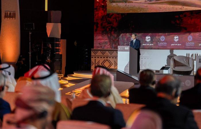 التجربة
      السعودية
      ترسم
      خريطة
      طريق
      الاقتصادات
      الناشئة