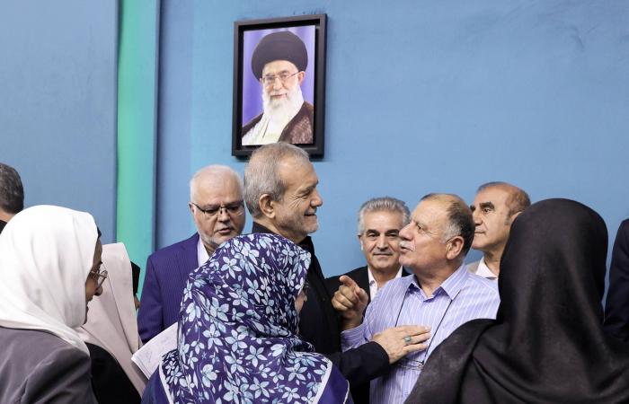 حملة
      اعتقالات
      تطول
      التيار
      الإصلاحي
      في
      إيران