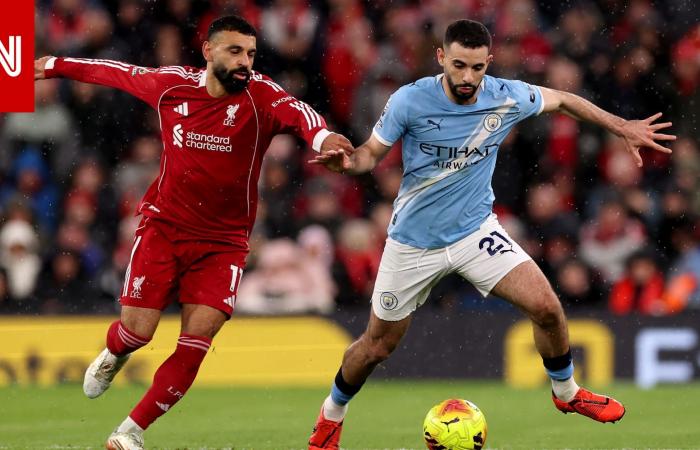 متابعة: لقطة جدلية.. لاعب مانشستر سيتي يمزق قميص محمد صلاح