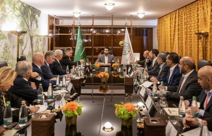 وزيرا
      خارجية
      السعودية
      وغواتيمالا
      يستعرضان
      العلاقات
      الثنائية