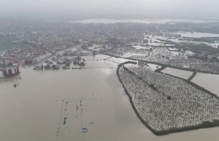 بعد
      فيضانات
      المغرب
      وسوريا...
      لماذا
      أصبحت
      الظواهر
      المناخية
      «أكثر
      تطرفاً»؟