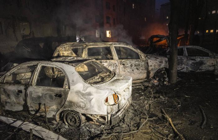 استقالة
      مدير
      مكتب
      رئيس
      الوزراء
      البريطاني
      على
      خلفية
      الصلة
      بين
      ماندلسون
      وإبستين