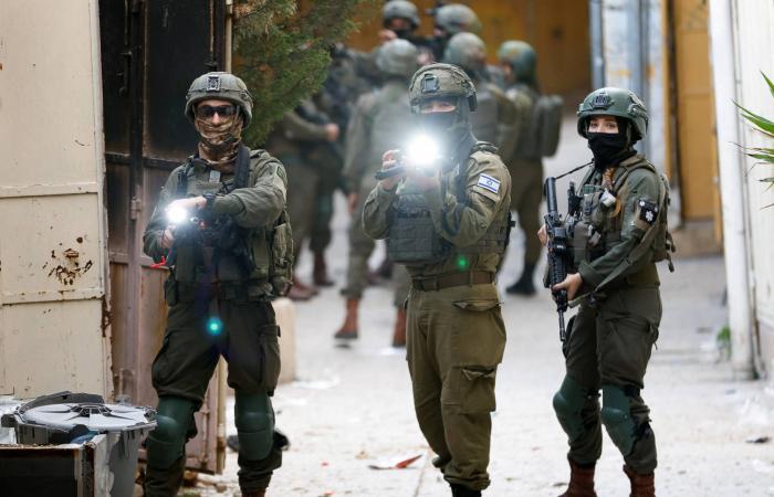 الحكم
      على
      نرجس
      محمدي
      الحائزة
      جائزة
      نوبل
      للسلام
      بالسجن
      6
      أعوام
      في
      إيران